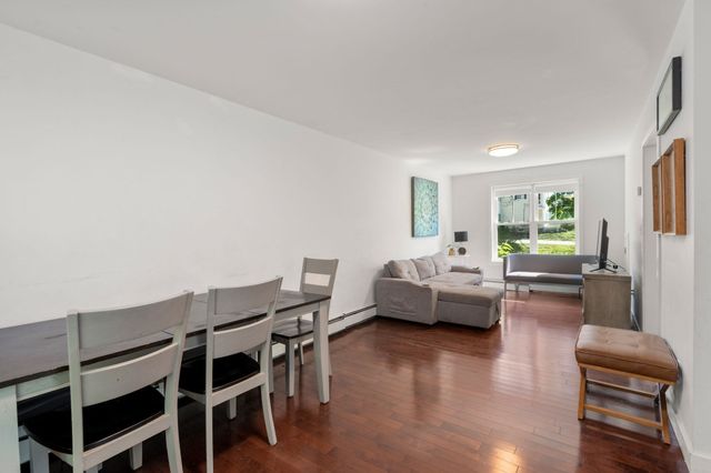 299-301 Bacon St, Natick, MA 01760