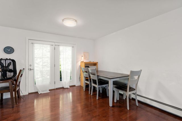 299-301 Bacon St, Natick, MA 01760