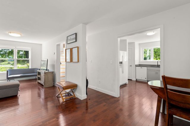 299-301 Bacon St, Natick, MA 01760