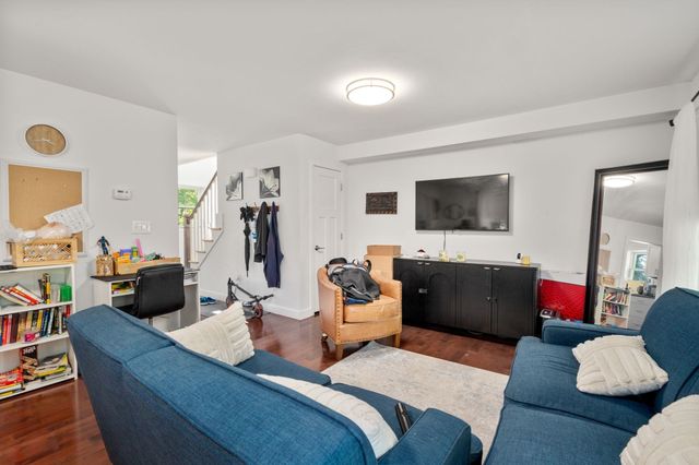 299-301 Bacon St, Natick, MA 01760