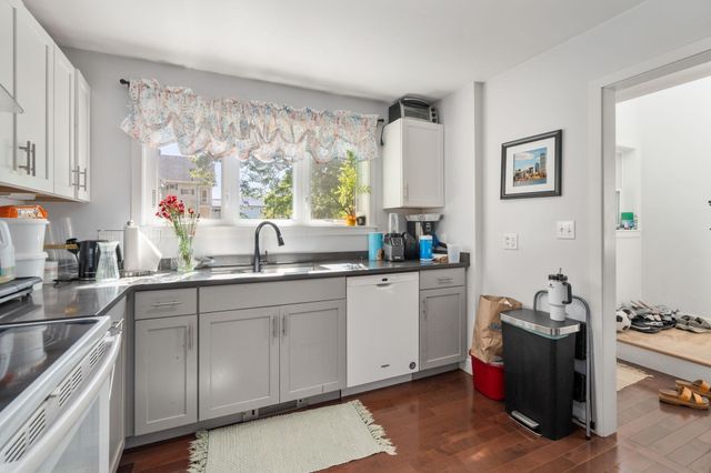 299-301 Bacon St, Natick, MA 01760