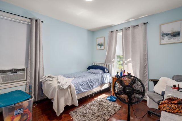 299-301 Bacon St, Natick, MA 01760