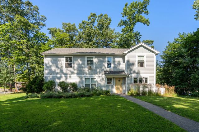 299-301 Bacon St, Natick, MA 01760