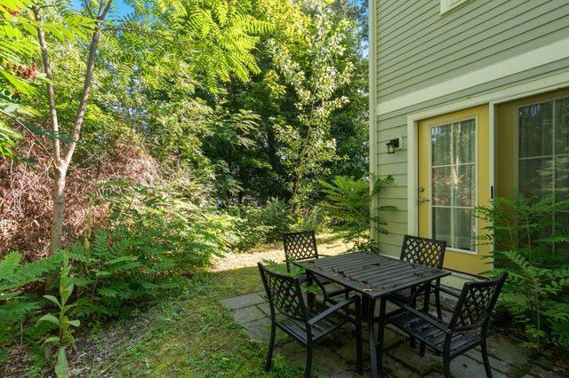 299-301 Bacon St, Natick, MA 01760