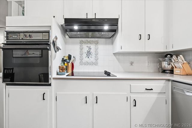 5941 E 25th Place, Tulsa, OK 74114