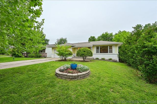 5941 E 25th Place, Tulsa, OK 74114