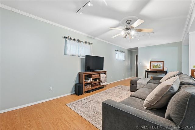 5941 E 25th Place, Tulsa, OK 74114