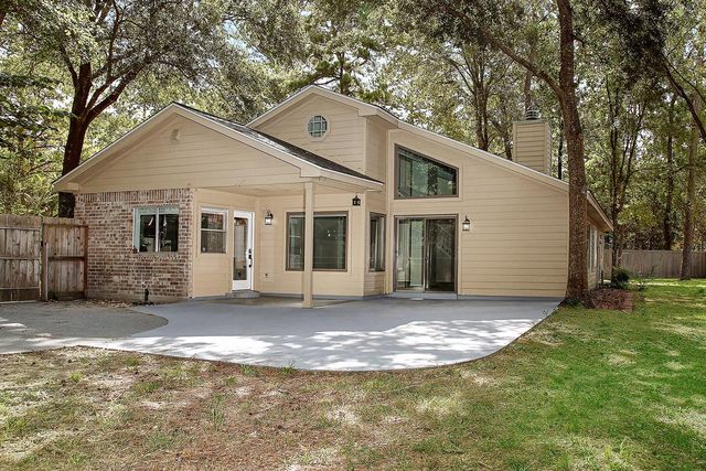 26 Southfork Pines Place, The Woodlands, TX 77381