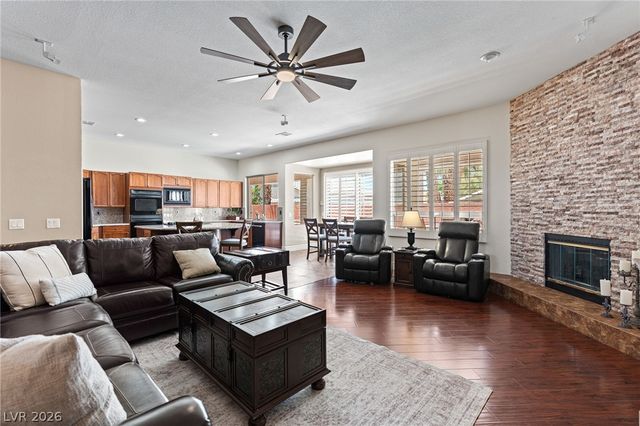 212 Cliff Valley Drive, Las Vegas, NV 89148