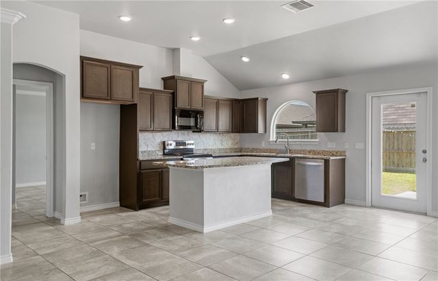 7525 Killebrew Dr, Corpus Christi, TX 78414