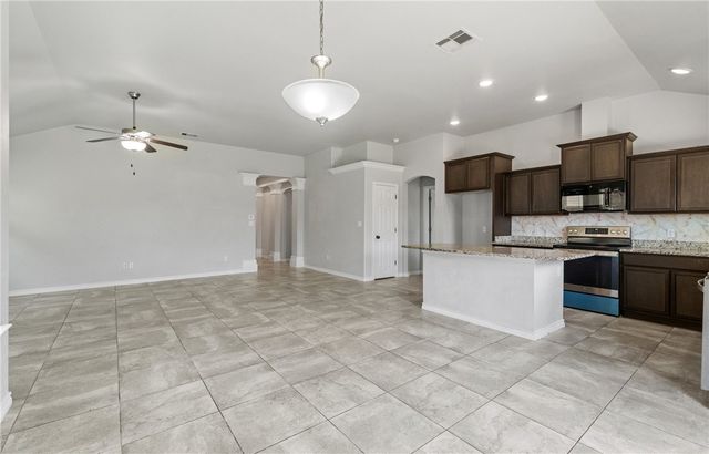 7525 Killebrew Dr, Corpus Christi, TX 78414
