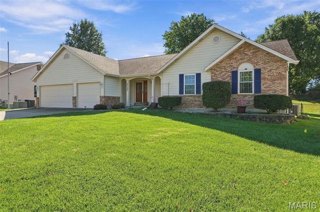 2153 Autumn Wood Drive, St Charles, MO 63303