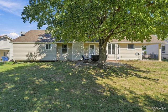 2153 Autumn Wood Drive, St Charles, MO 63303