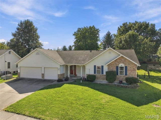 2153 Autumn Wood Drive, St Charles, MO 63303