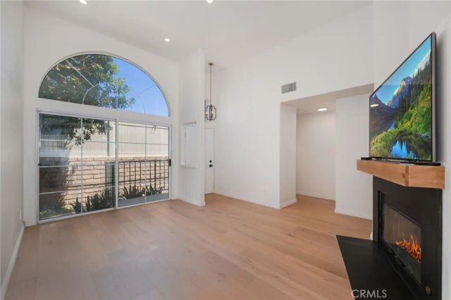 5455 Sylmar Avenue 2103, Sherman Oaks, CA 91401
