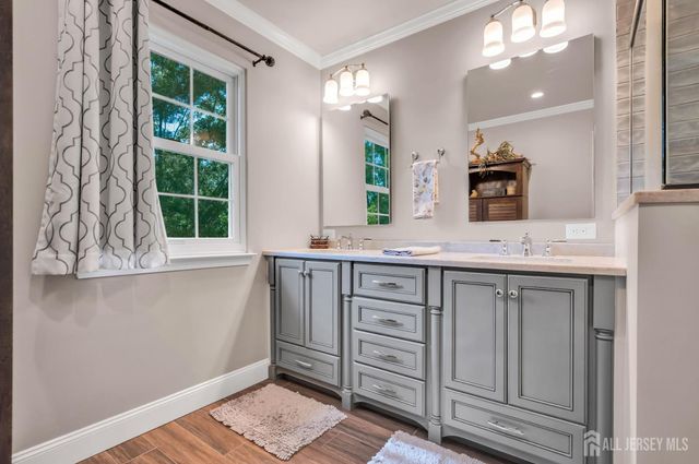 20 windham Court, Raritan, NJ 08822