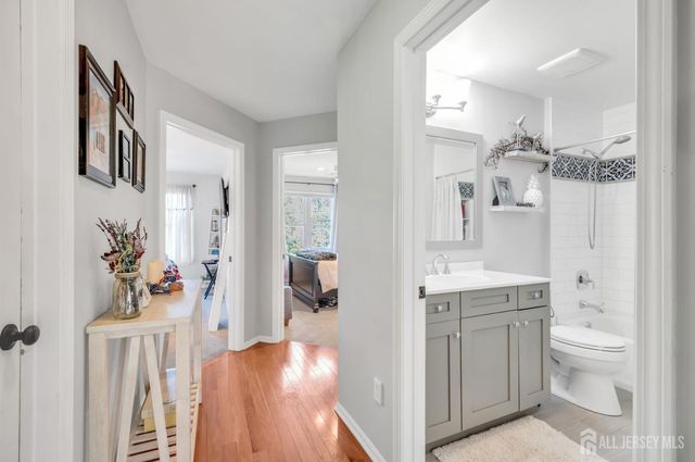 20 windham Court, Raritan, NJ 08822