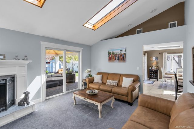 288 Bow Drive, Smithtown, NY 11787