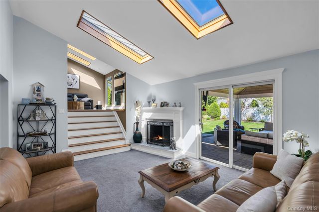 288 Bow Drive, Smithtown, NY 11787