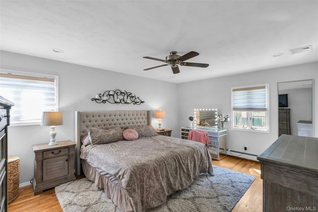 288 Bow Drive, Smithtown, NY 11787