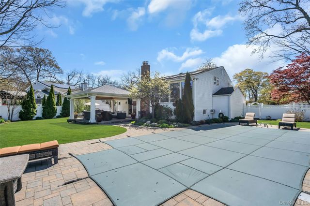 288 Bow Drive, Smithtown, NY 11787