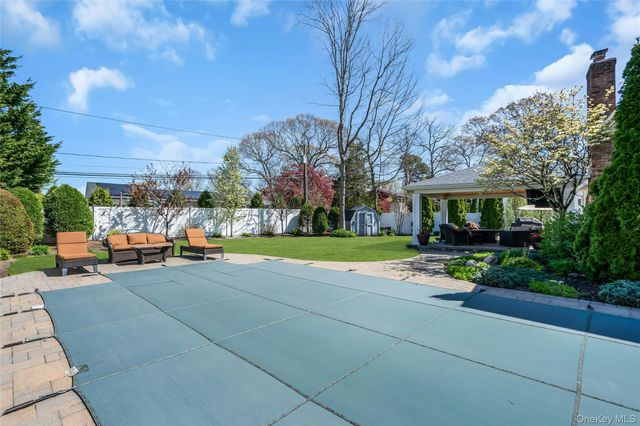 288 Bow Drive, Smithtown, NY 11787