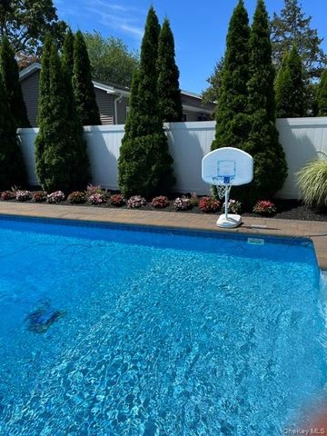 288 Bow Drive, Smithtown, NY 11787