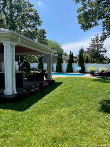 288 Bow Drive, Smithtown, NY 11787