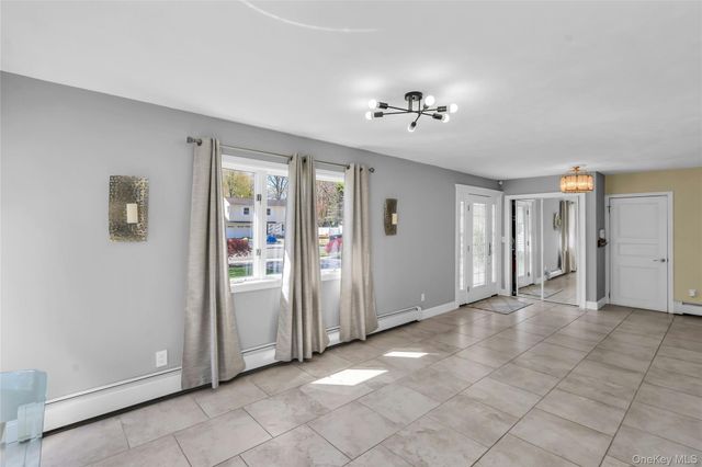 288 Bow Drive, Smithtown, NY 11787