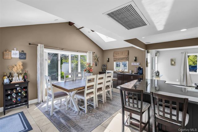 288 Bow Drive, Smithtown, NY 11787