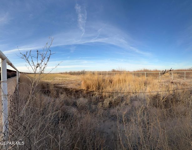 1 Bell's Road, Fabens, TX 79838