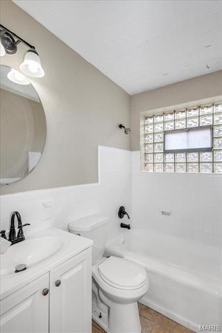 38 Lee Avenue, St Louis, MO 63135