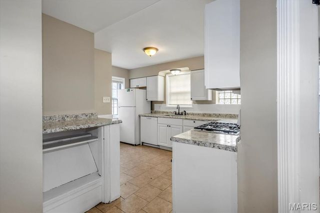 38 Lee Avenue, St Louis, MO 63135