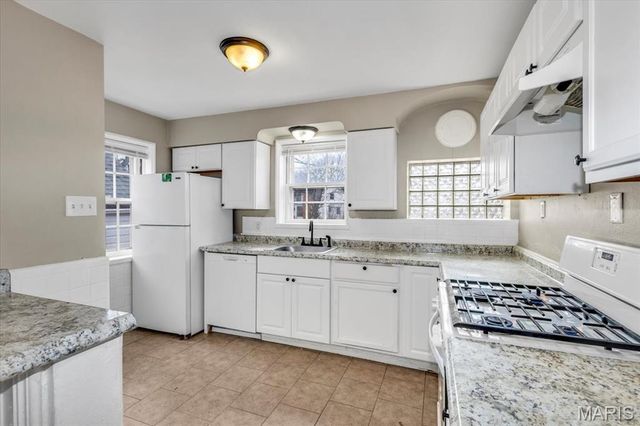 38 Lee Avenue, St Louis, MO 63135