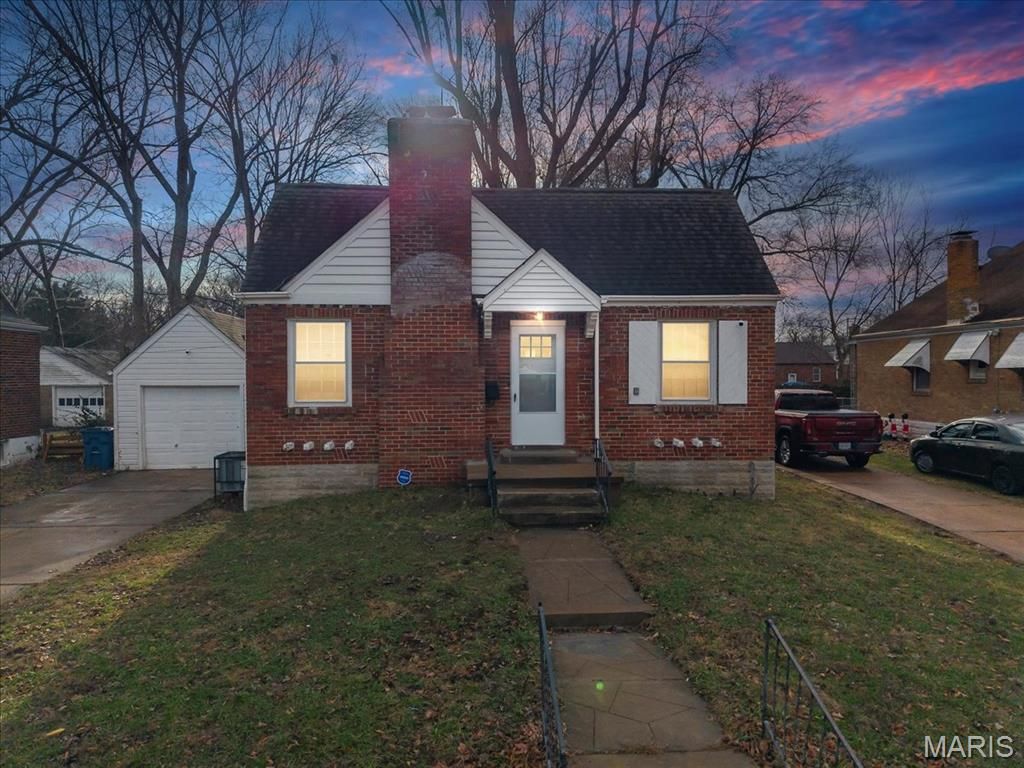 38 Lee Avenue, St Louis, MO 63135