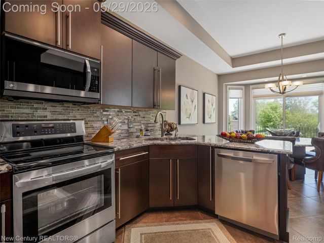 55490 Whispering Hills Drive, Shelby Charter Township, MI 48316