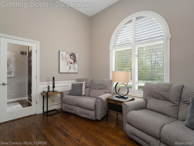 55490 Whispering Hills Drive, Shelby Charter Township, MI 48316