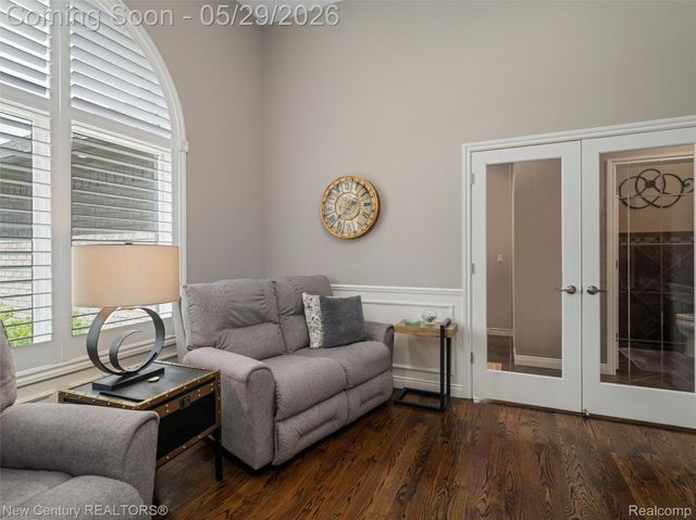 55490 Whispering Hills Drive, Shelby Charter Township, MI 48316