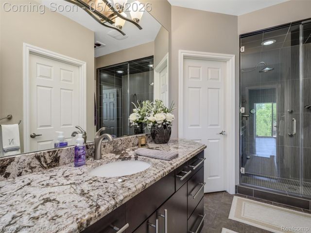 55490 Whispering Hills Drive, Shelby Charter Township, MI 48316