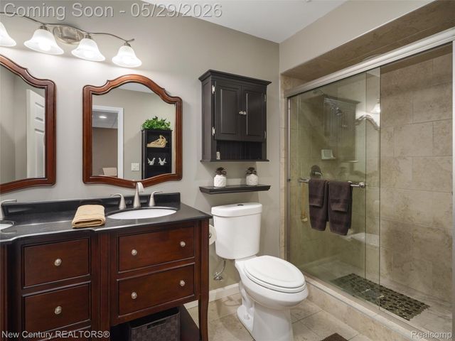 55490 Whispering Hills Drive, Shelby Charter Township, MI 48316