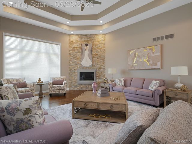 55490 Whispering Hills Drive, Shelby Charter Township, MI 48316