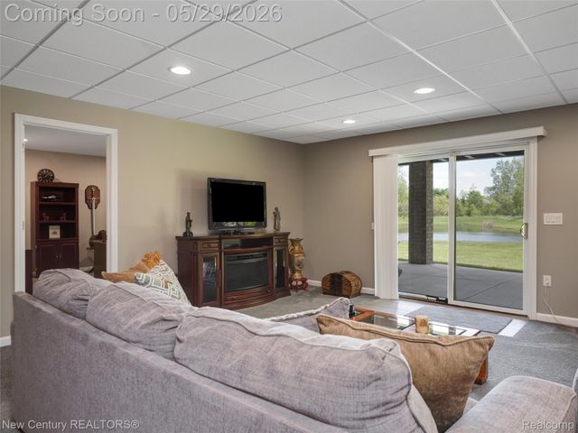 55490 Whispering Hills Drive, Shelby Charter Township, MI 48316
