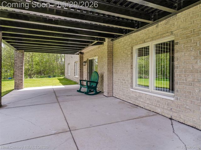 55490 Whispering Hills Drive, Shelby Charter Township, MI 48316