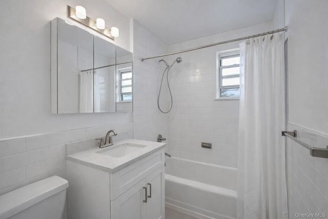 4 Bryant Crescent 2C, White Plains, NY 10605