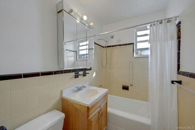 4 Bryant Crescent 2C, White Plains, NY 10605