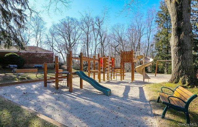 4 Bryant Crescent 2C, White Plains, NY 10605