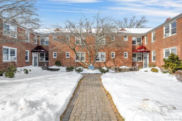 4 Bryant Crescent 2C, White Plains, NY 10605