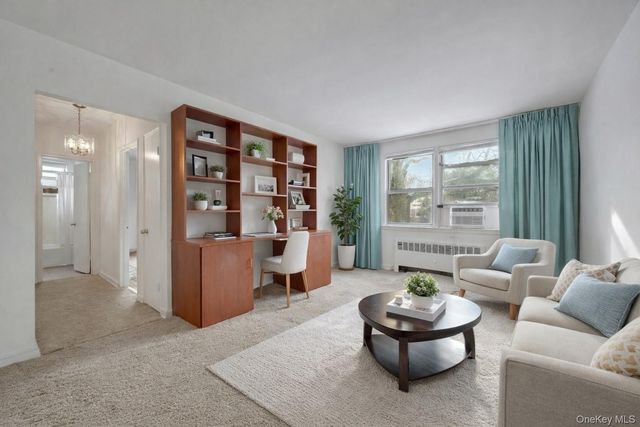 4 Bryant Crescent 2C, White Plains, NY 10605