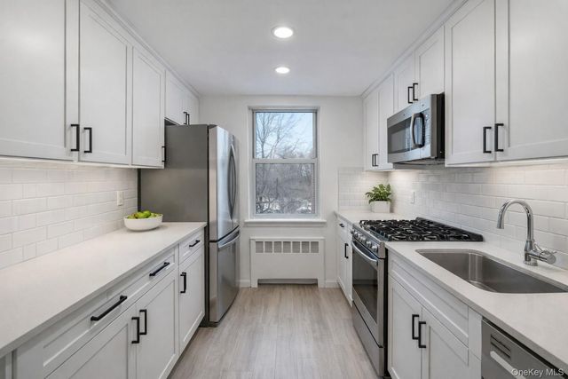 4 Bryant Crescent 2C, White Plains, NY 10605