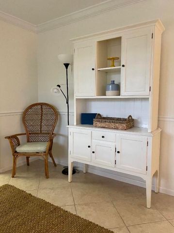 1202 Palm Trail 6, Delray Beach, FL 33483